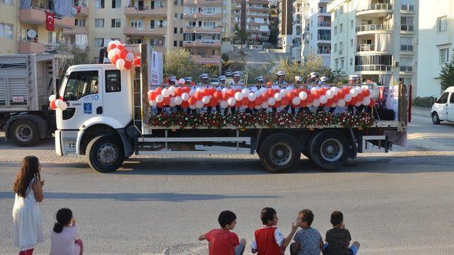 Zafer Bayramı’na Kuşadası’nda bandolu kutlama