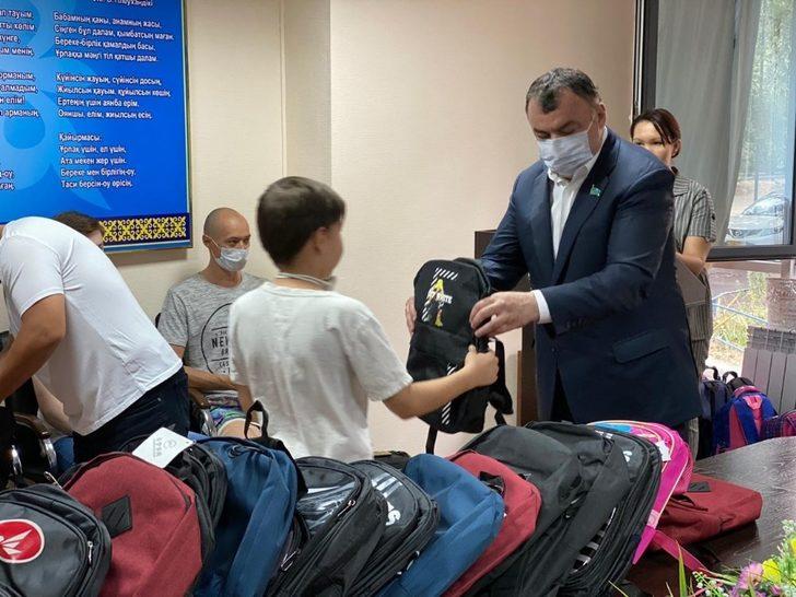 Başkan Kassanov 30 çocuğu sevindirdi G2