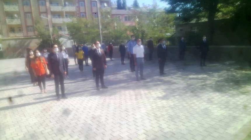 Bulanık’ta ilk ders zili çaldı