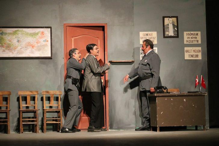 Bodrum Belediyesi Şehir Tiyatrosu, sağlık çalışanları için sahnedeydi G1