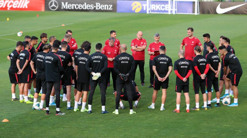 Mert Çetin, A Milli Futbol Takımı'ndan çıkartıldı