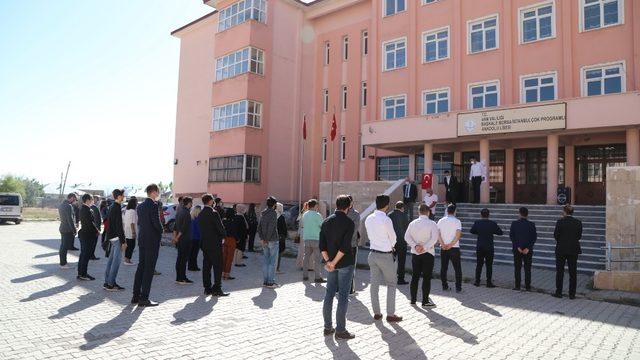 Başkale’de ilk ders zili çaldı