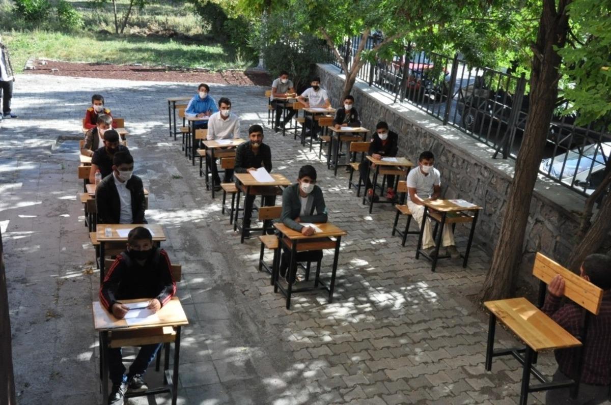 Kars&rsquo;ta ders zili &ccedil;aldı