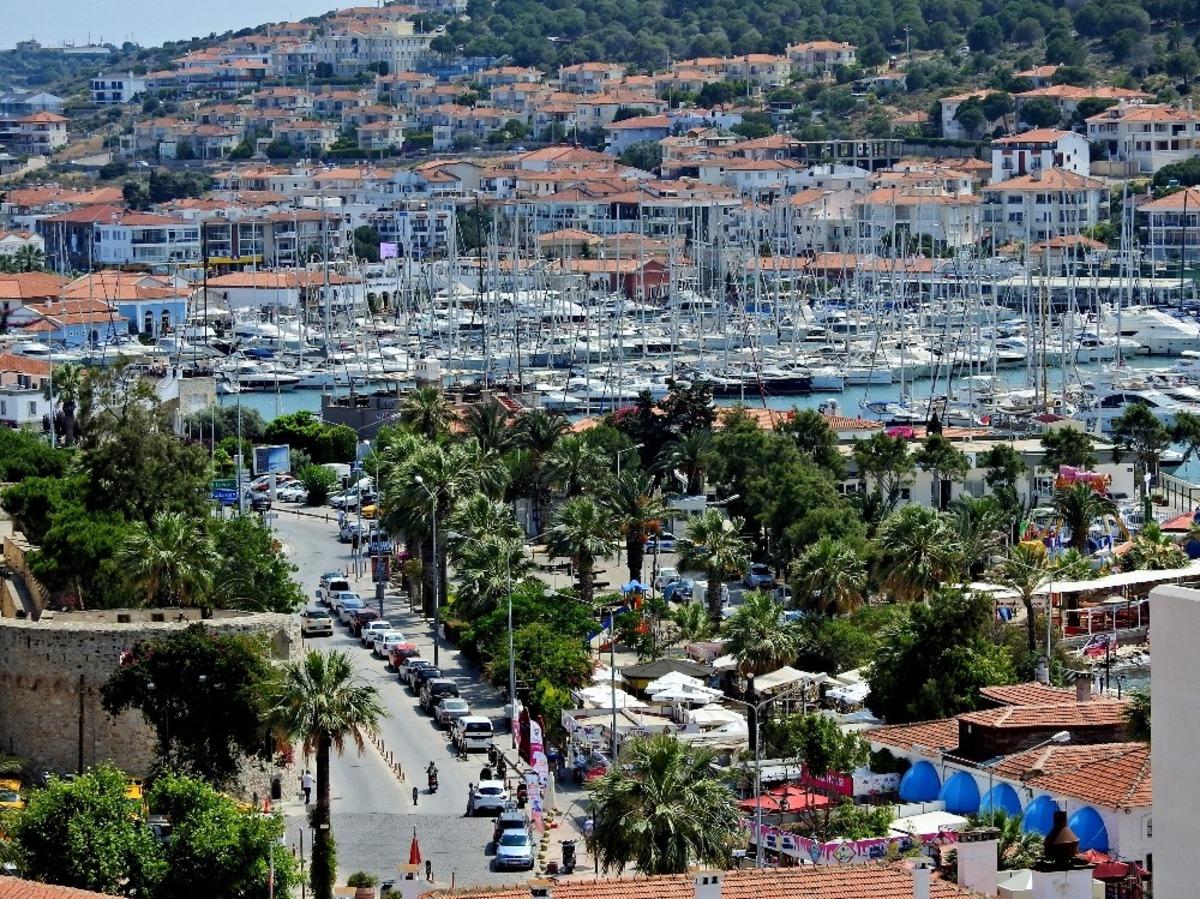 &Ccedil;eşme&rsquo;de bir işletme daha 15 g&uuml;n s&uuml;reyle kapatıldı