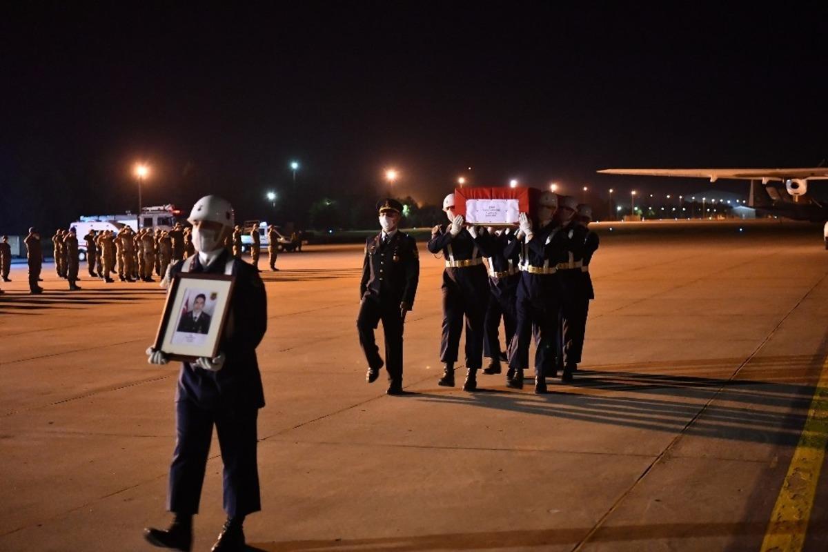 Vali G&uuml;naydın ve Başkan B&uuml;y&uuml;kkılı&ccedil;, Giresun Şehidini karşıladı