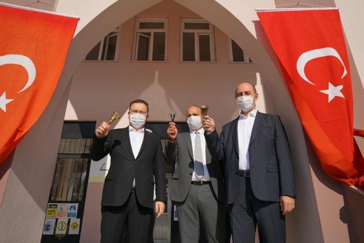 Terme&rsquo;de ilk ders zili &ccedil;aldı