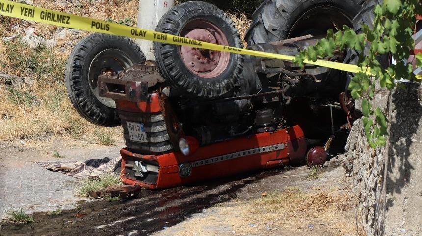 Aydın’da traktör devrilmesi sonucu 1 kişi hayatını kaybetti