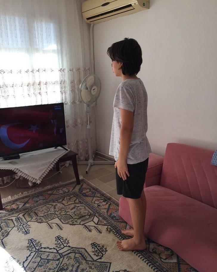 İstiklal Marşı’nı öğretmenler okulda, öğrenciler evlerinde söyledi G4