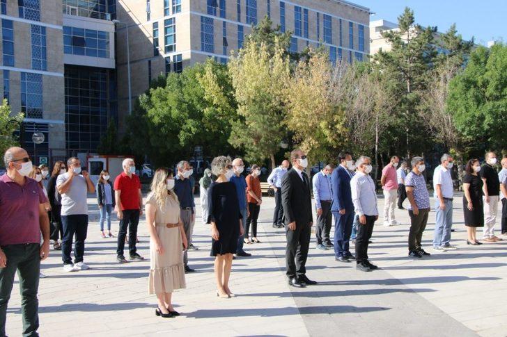 İlk ders zilini Milli Eğitim Müdürü Celalettin Ekinci çaldı G4