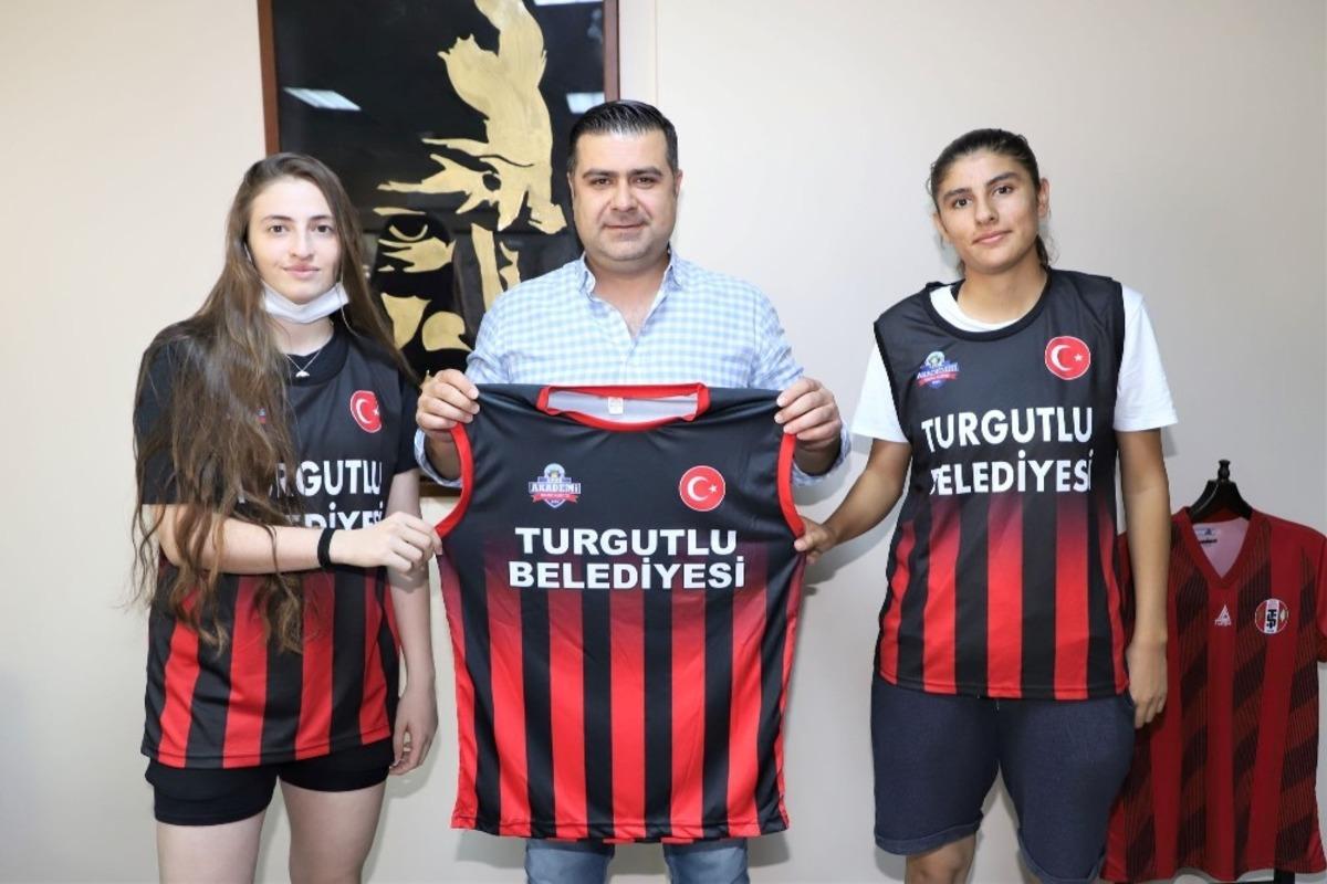 Turgutlu Belediyespor 2 gen&ccedil; yıldız adayını transfer etti