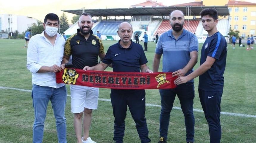 Malatyasporlu taraftarlardan Yeşilyurt Belediyespor kampına ziyaret