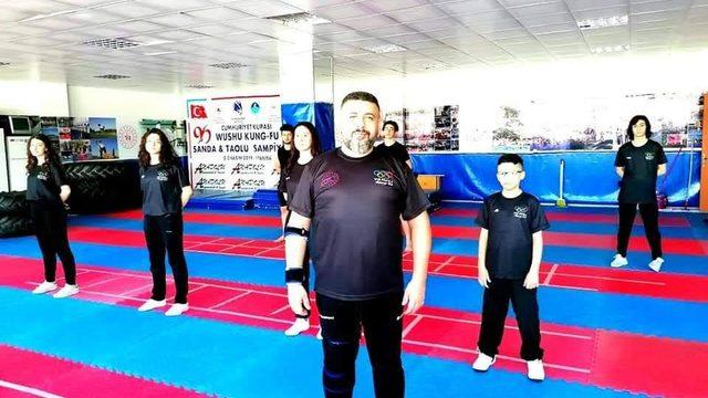 Yunusemre’de 9 branşta antrenmanlara devam ediliyor