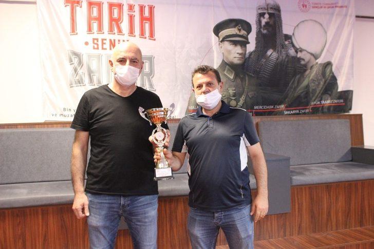 Bilardo Zafer Kupasının sahibi Savaş Bulut G4