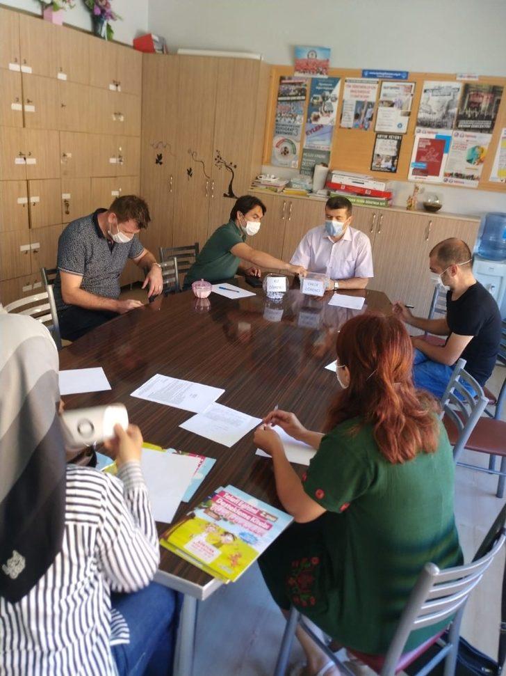 1.Sınıf öğrencilerinin şubeleri kura ile belirlendi G3