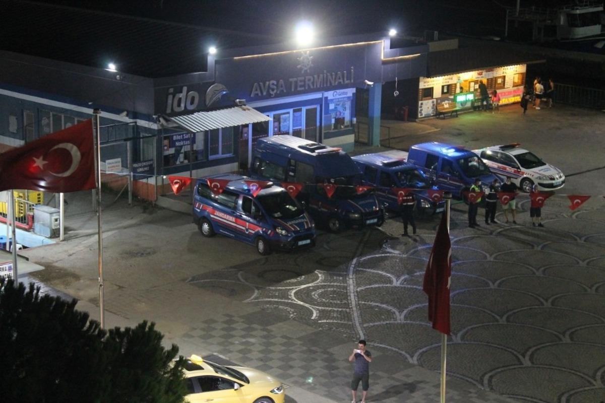 Adalarda g&uuml;n batımı b&uuml;y&uuml;l&uuml;yor