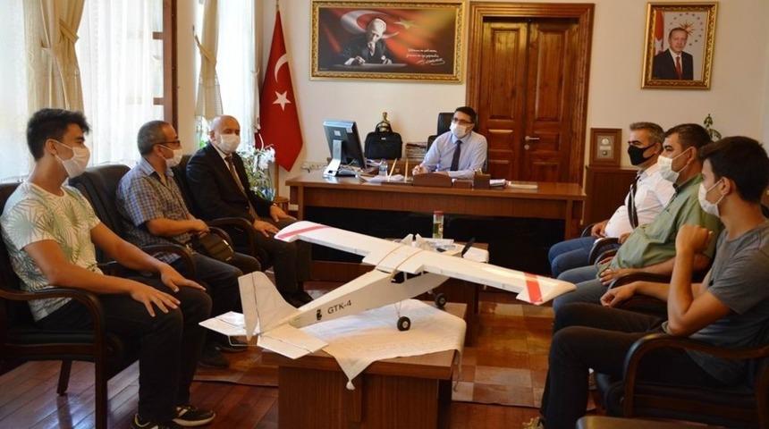 &Ouml;ğrencilerin projesi Kaymakamı hayran bıraktı