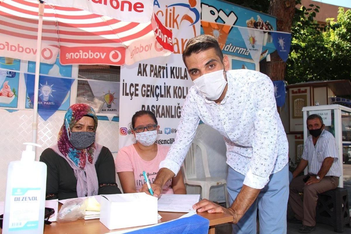 AK Parti Kula Gen&ccedil;lik Kollarından &uuml;ye &ccedil;alışması