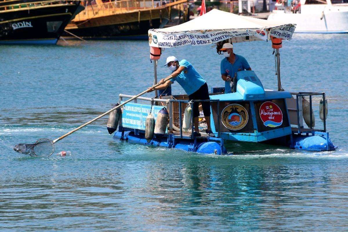 Alanya&rsquo;da Ağustos ayında 402 kilogram deniz &ccedil;&ouml;p&uuml; toplandı