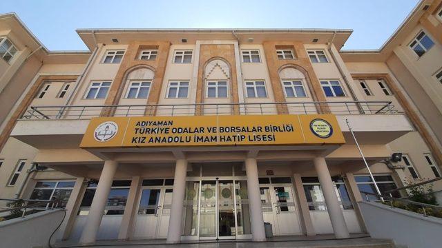 TOBB Proje Okulu ilk mezunlarını verdi