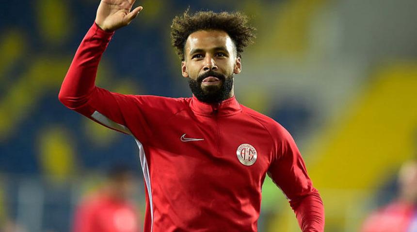 Beşiktaş Nazım Sangare ile anlaştı, Antalyaspor ile pazarlıklara başladı