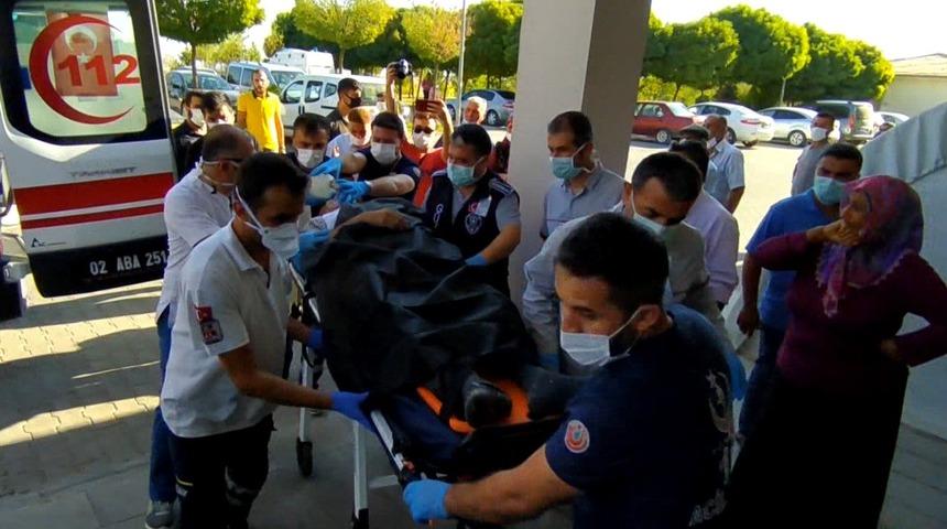 Lastiği patlayan otomobil şarampole devrildi: 1 &ouml;l&uuml;, 2 yaralı