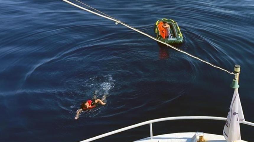 Düzensiz göçmenler yolcu feribotuna sığındı