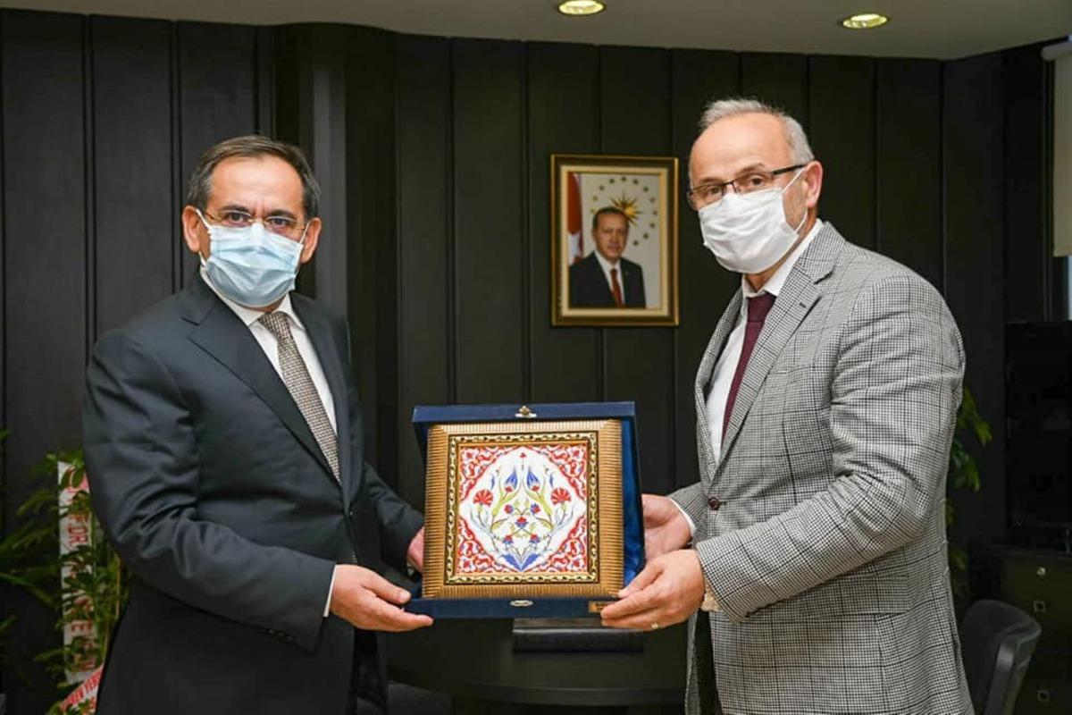 Başkan Demir&rsquo;den Rekt&ouml;r &Uuml;nal&rsquo;a tebrik