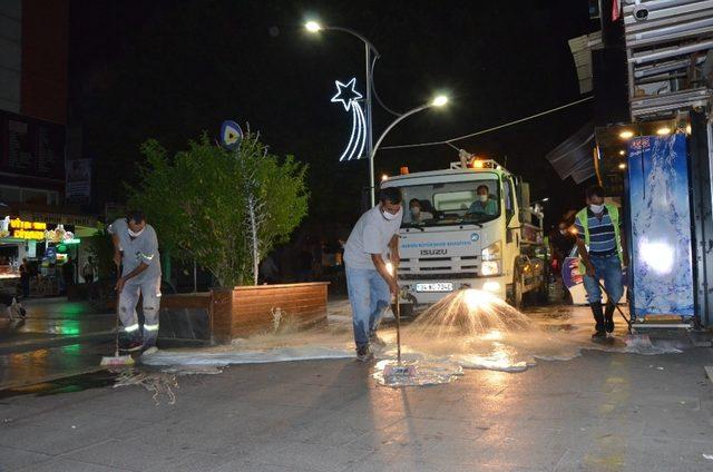 Tarsus’ta salgına karşı ilaçlama ve hijyen çalışmaları sürüyor