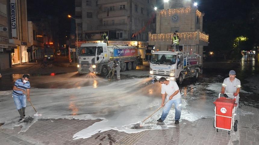 Tarsus&rsquo;ta salgına karşı ila&ccedil;lama ve hijyen &ccedil;alışmaları s&uuml;r&uuml;yor