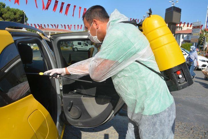 Efeler’de taksiler ve taksi durakları dezenfekte edildi G2