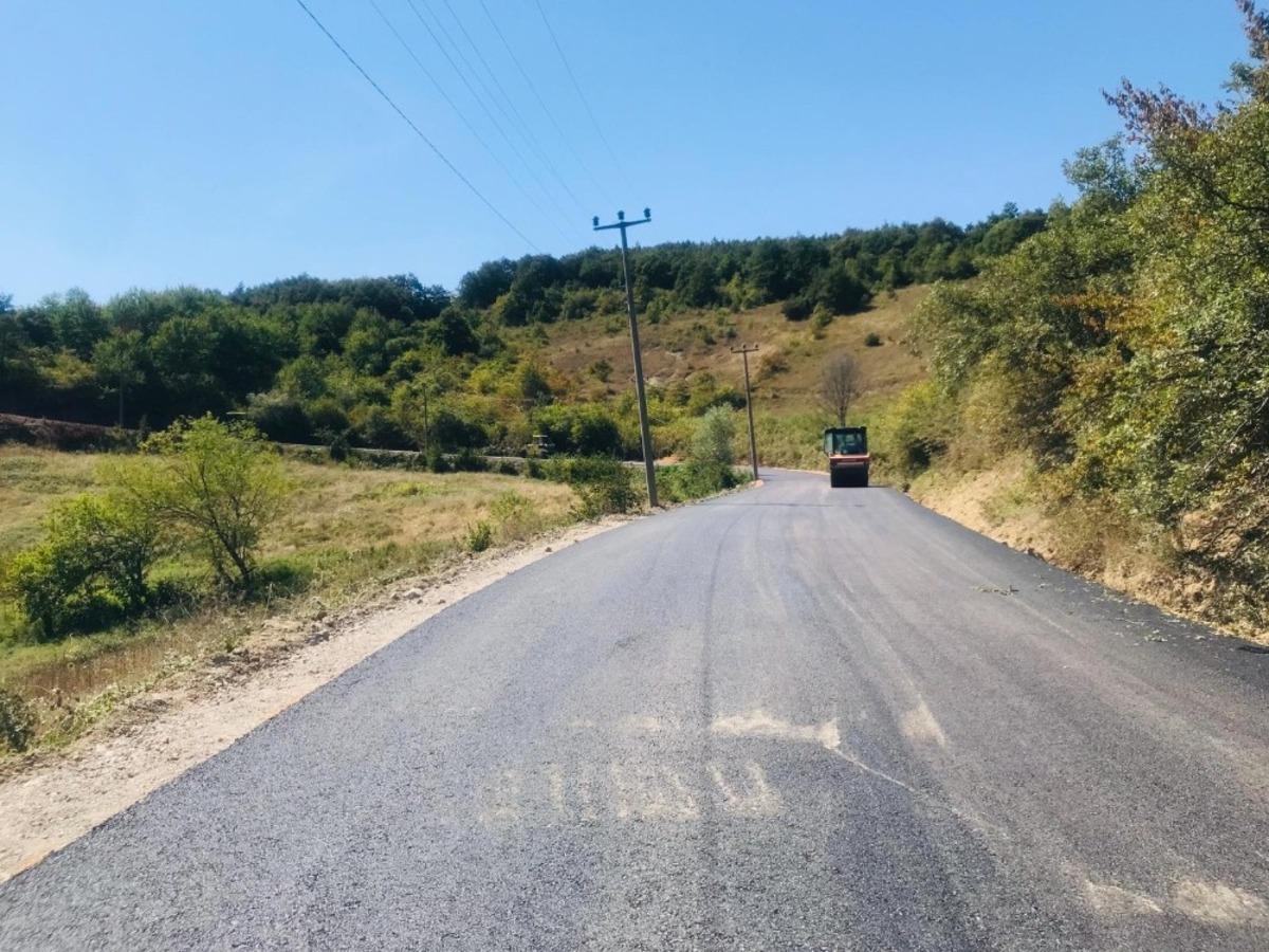 Karam&uuml;rsel Akpınar K&ouml;y yoluna konfor geldi