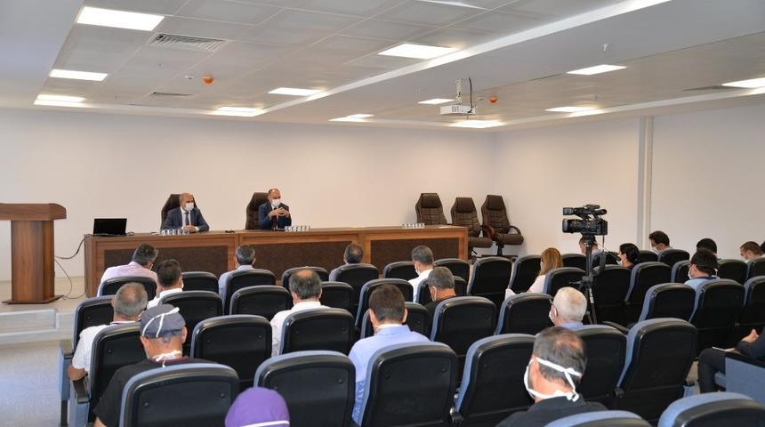 Vali &Ouml;zkan pandemi s&uuml;recini değerlendirdi