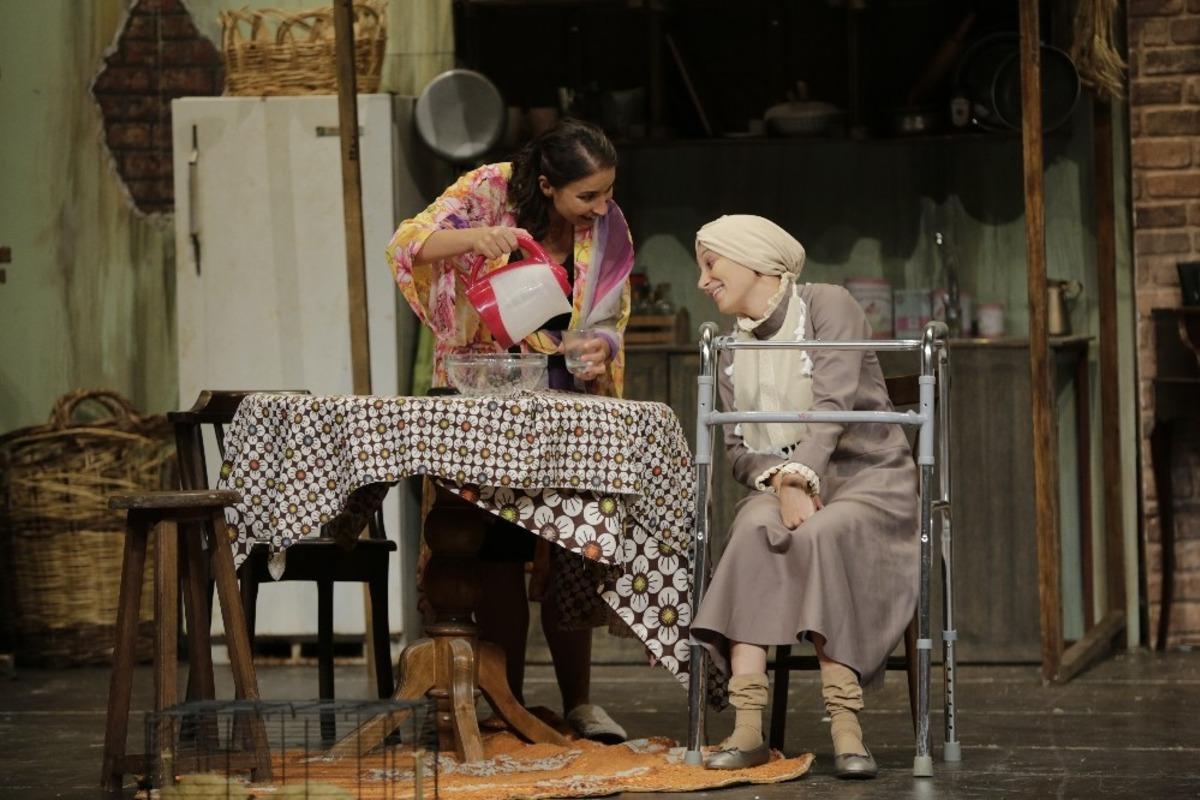 Pulitzer &ouml;d&uuml;ll&uuml; Kadife &Ccedil;i&ccedil;ekleri Antalyalılarla buluşacak