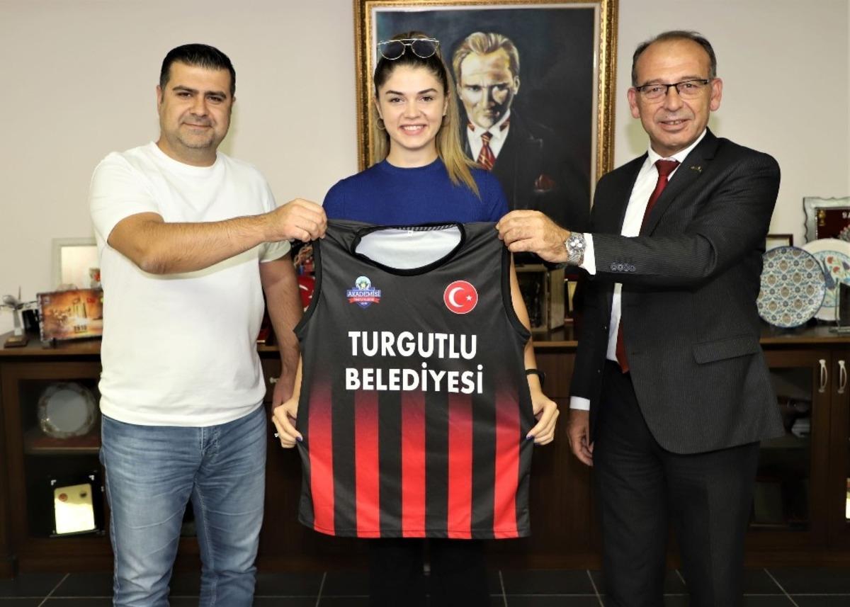 Turgutlu Belediyespor Basketbol Takımına yeni kaptan transferi