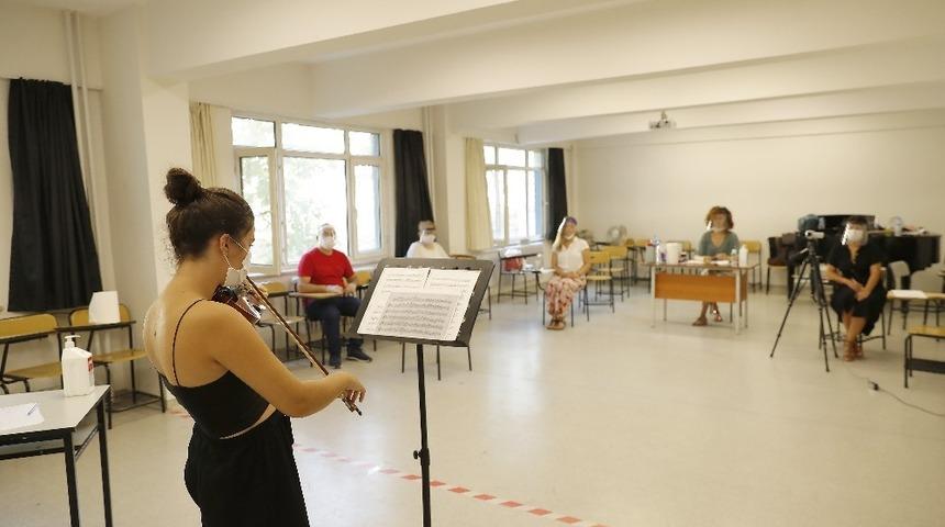 M&uuml;zik &ouml;ğretmenliği b&ouml;l&uuml;m&uuml;nde &ouml;zel yetenek sınavı yapıldı