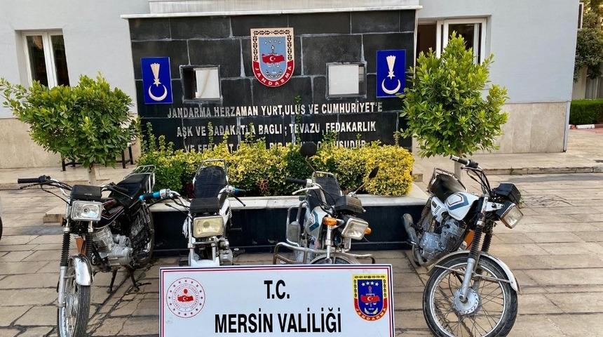 Motosiklet hırsızları jandarma ekiplerince yakalandı