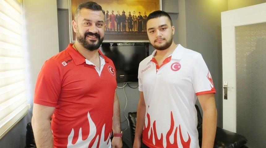 Edremit’de üniversiteli güreşçi şampiyonalara hazırlanıyor