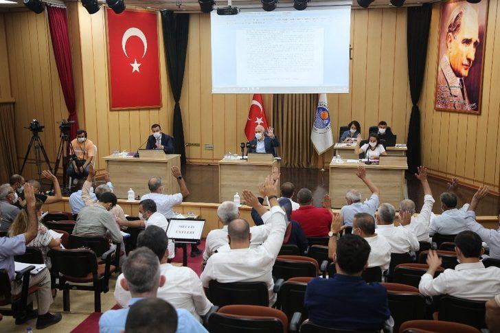 Gültak: “Bir an önce şehrimizin ana arterlerini düzeltmemiz gerek” G1