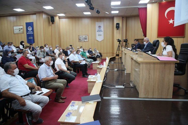 Gültak: “Bir an önce şehrimizin ana arterlerini düzeltmemiz gerek” G2