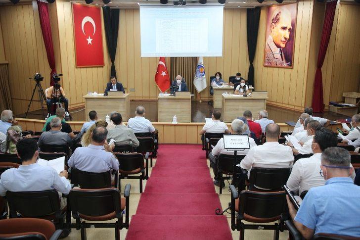 Gültak: “Bir an önce şehrimizin ana arterlerini düzeltmemiz gerek” G3