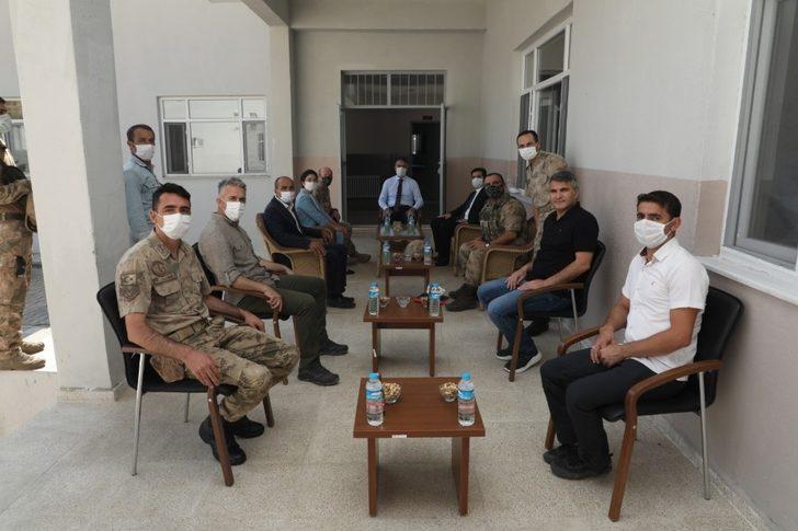 Vali Çağatay’dan asker ve öğretmen ziyareti G5