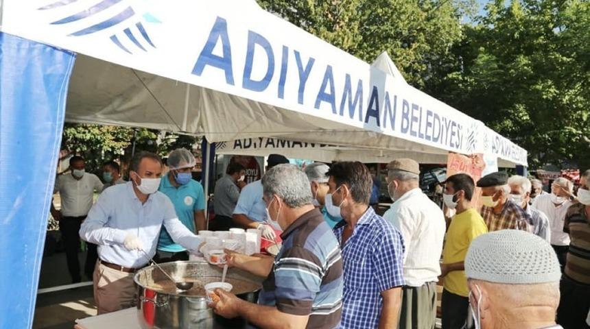 Kılın&ccedil;, vatandaşlara aşure ikram etti