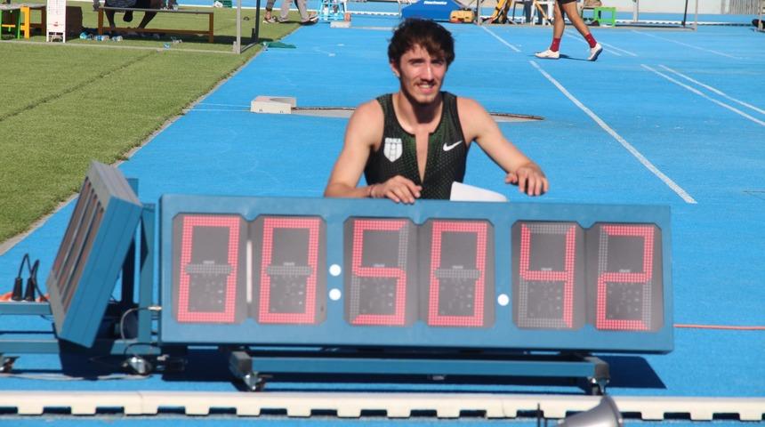 Atletizmde Berke Akçam, Türkiye rekoru kırdı