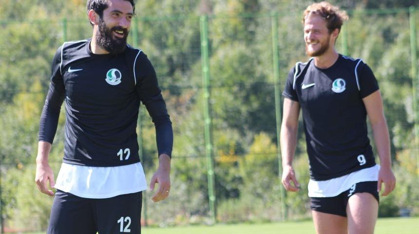 Sakaryasporlu 2 futbolcuda 'Covid-19' çıktı