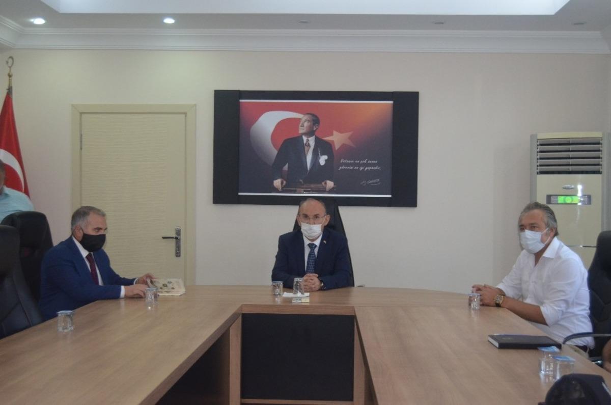 Manisa Valisi Karadeniz Selendi&rsquo;de temaslarda bulundu