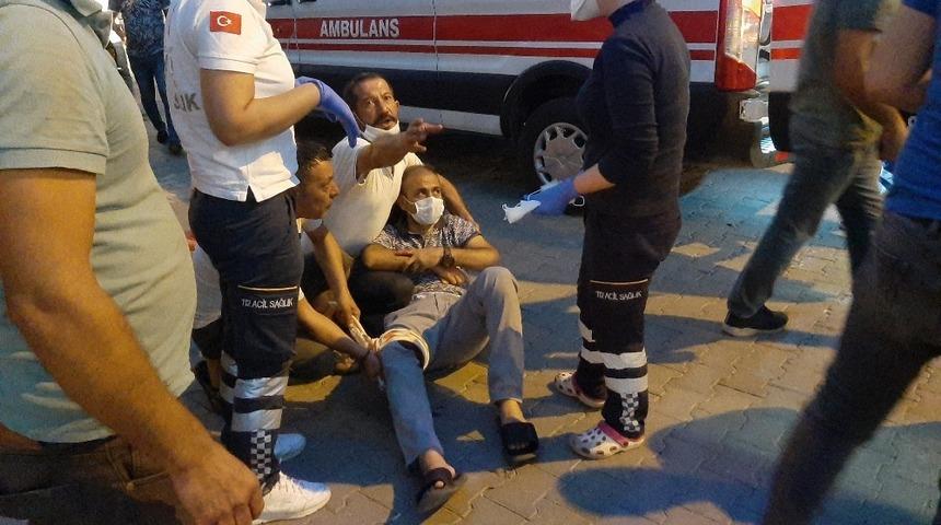 Adıyaman&rsquo;da sokak ortasında silahlı saldırı