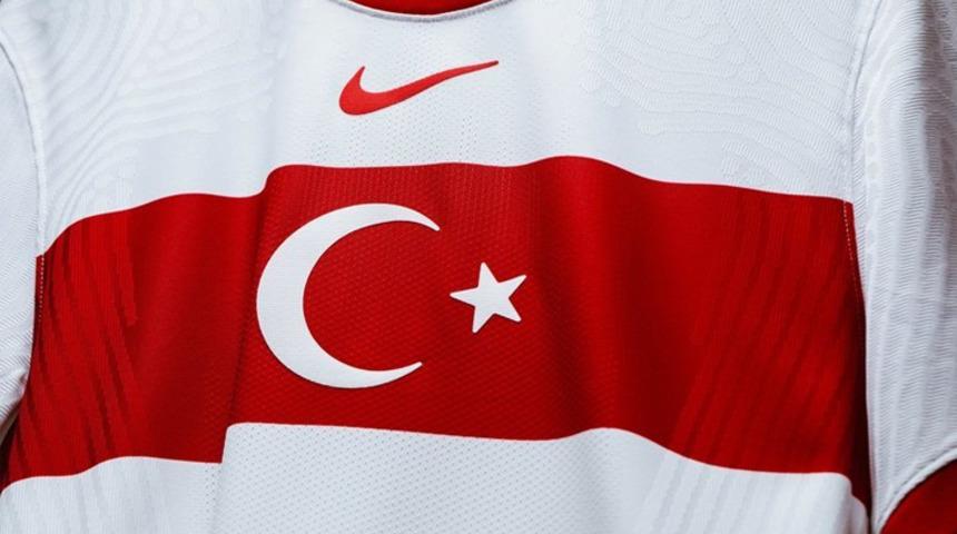 A Milli takımın formaları tanıtıldı... O detay dikkat çekti!