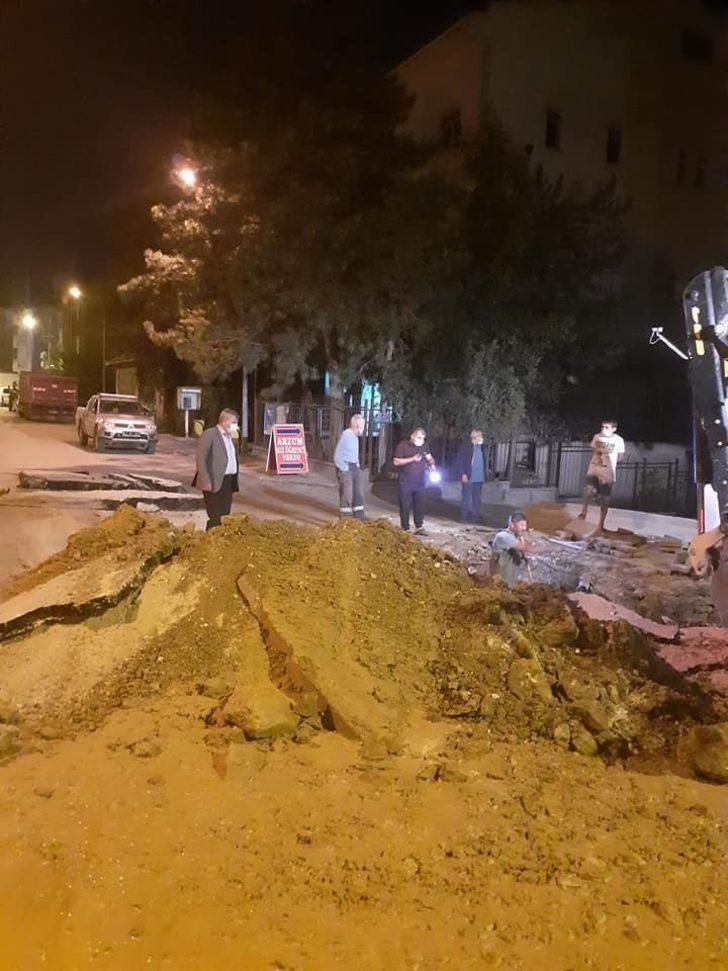 Gece yarısı su arızası için seferber oldular G4