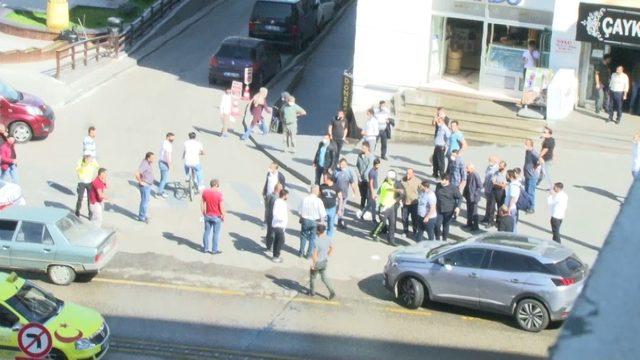 Erzurum’da trafik kazası yumruklu kavgaya dönüştü