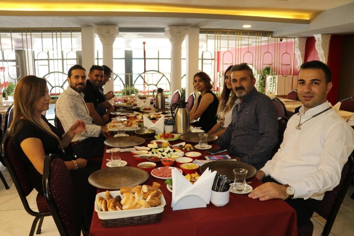 R&ouml;nesans Life Hotel&rsquo;de Van kahvaltısı keyfi